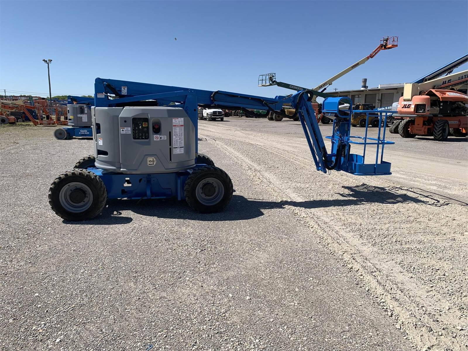 2013 Genie Z34/22IC Articulating Boom Lift