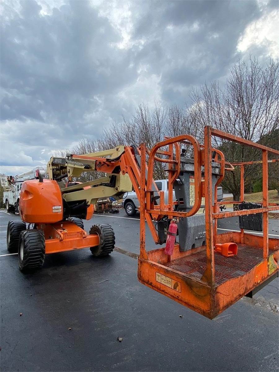 2014 JLG 450AJ Articulating Boom Lift - 51ft Working Height, 500lb Capacity