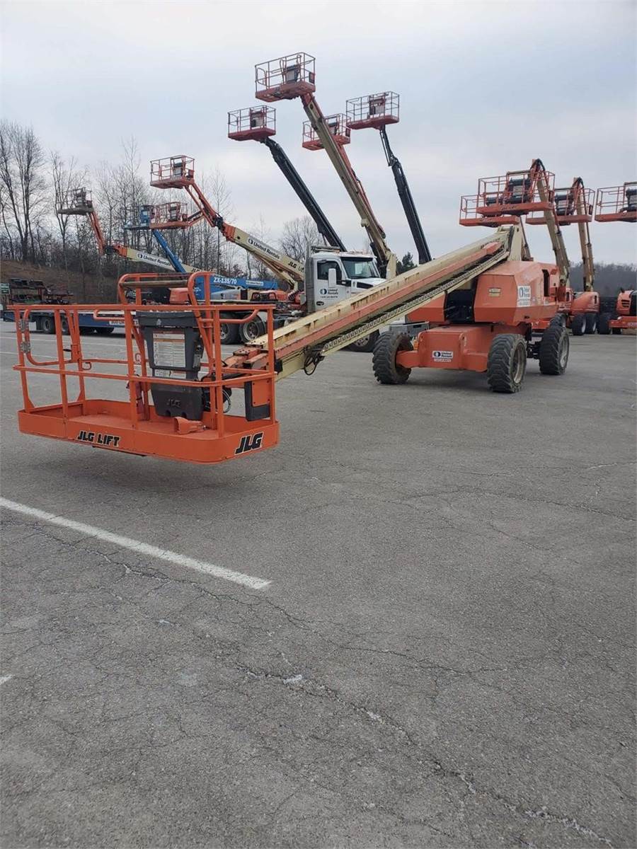 2013 JLG 800S Telescopic Boom Lift