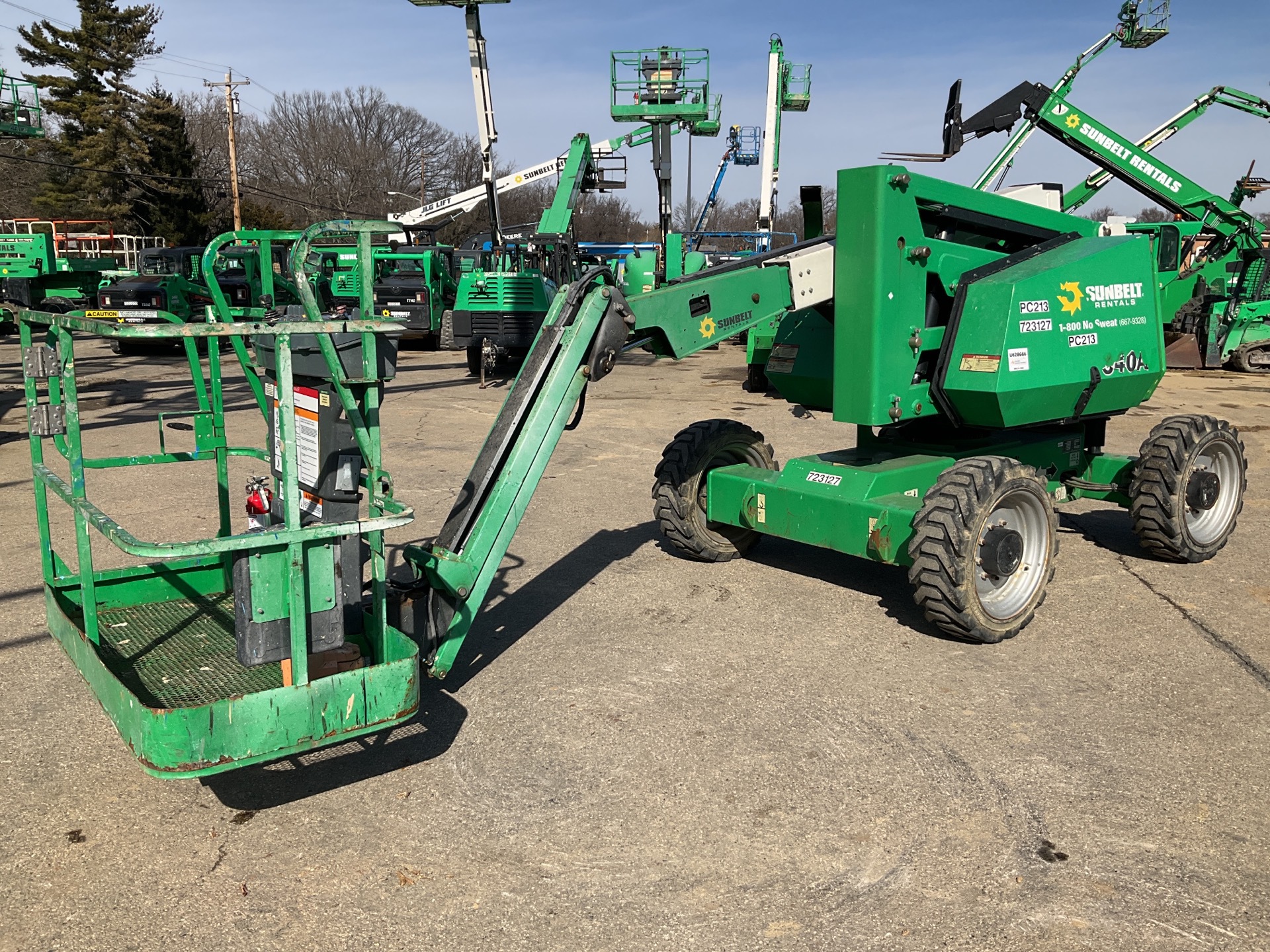 2015 JLG 340AJ 4WD Diesel Articulating Boom Lift