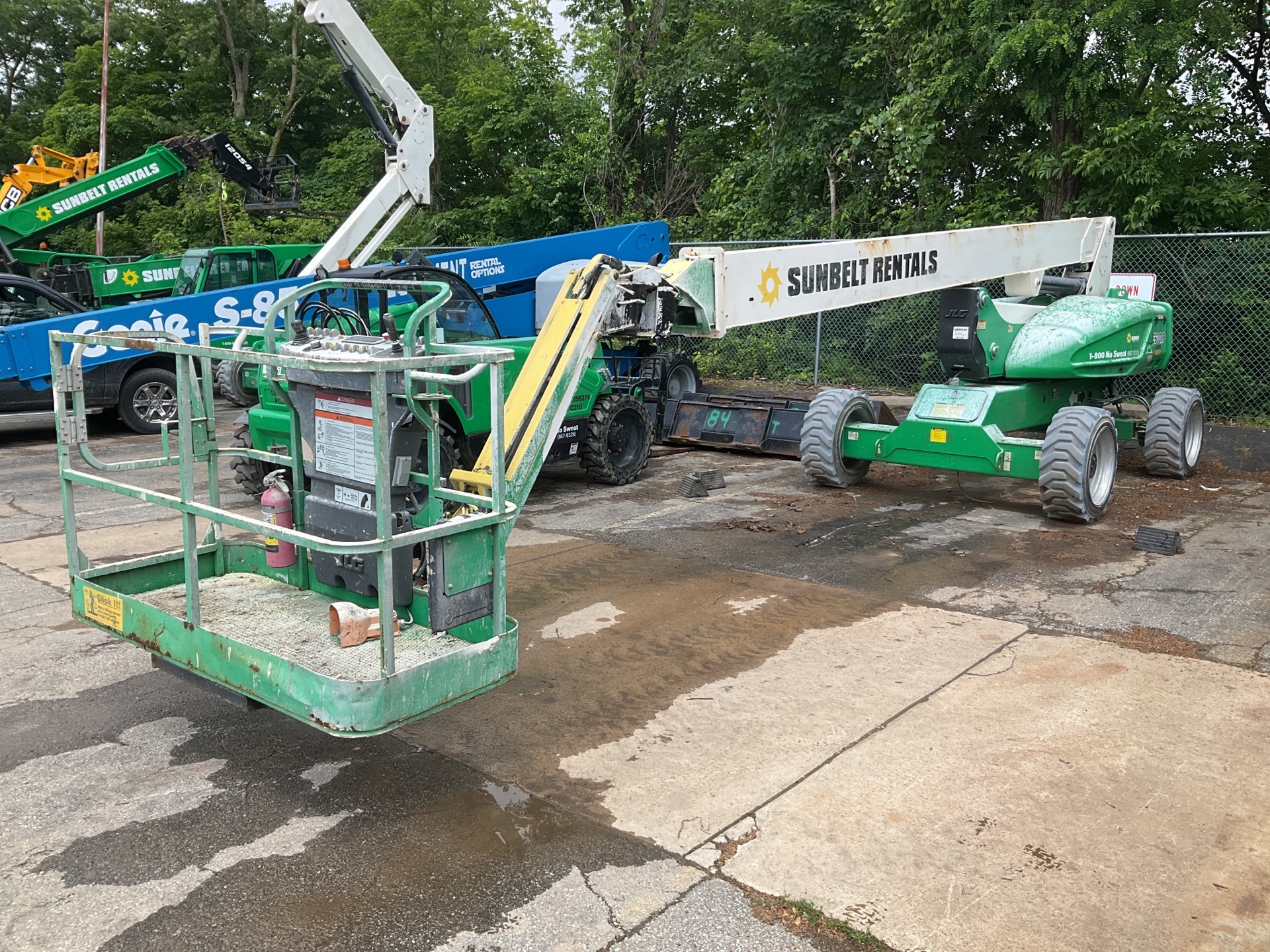 2014 JLG M600JP Telescopic Boom Lift