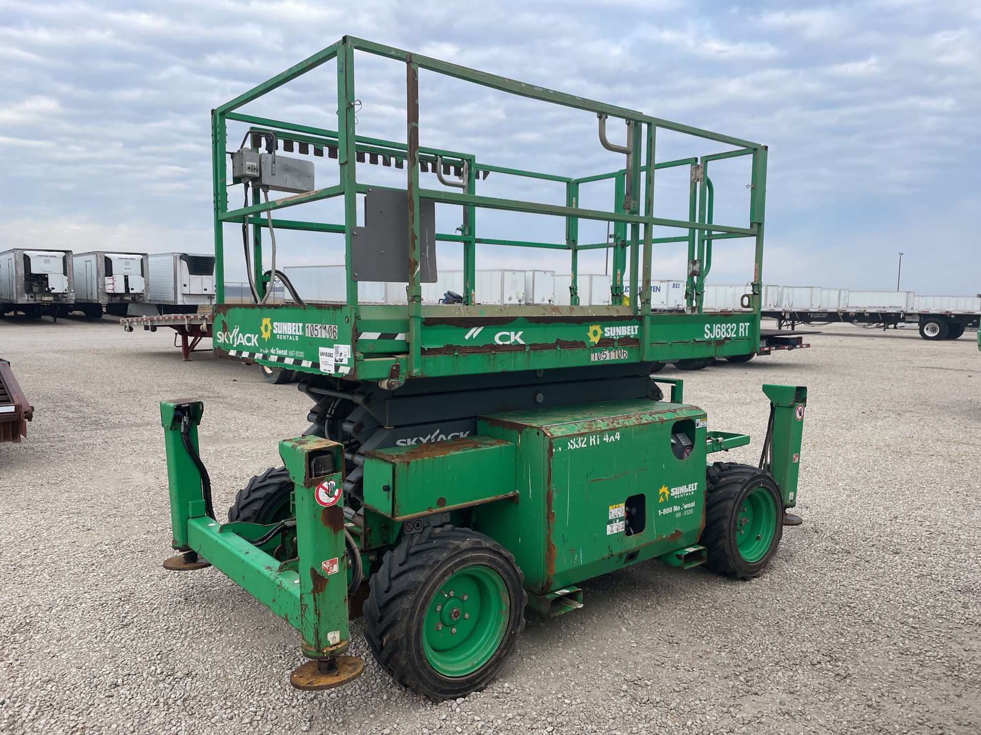 2017 Skyjack SJ6832RT Dual Fuel 4x4 Scissor Lift