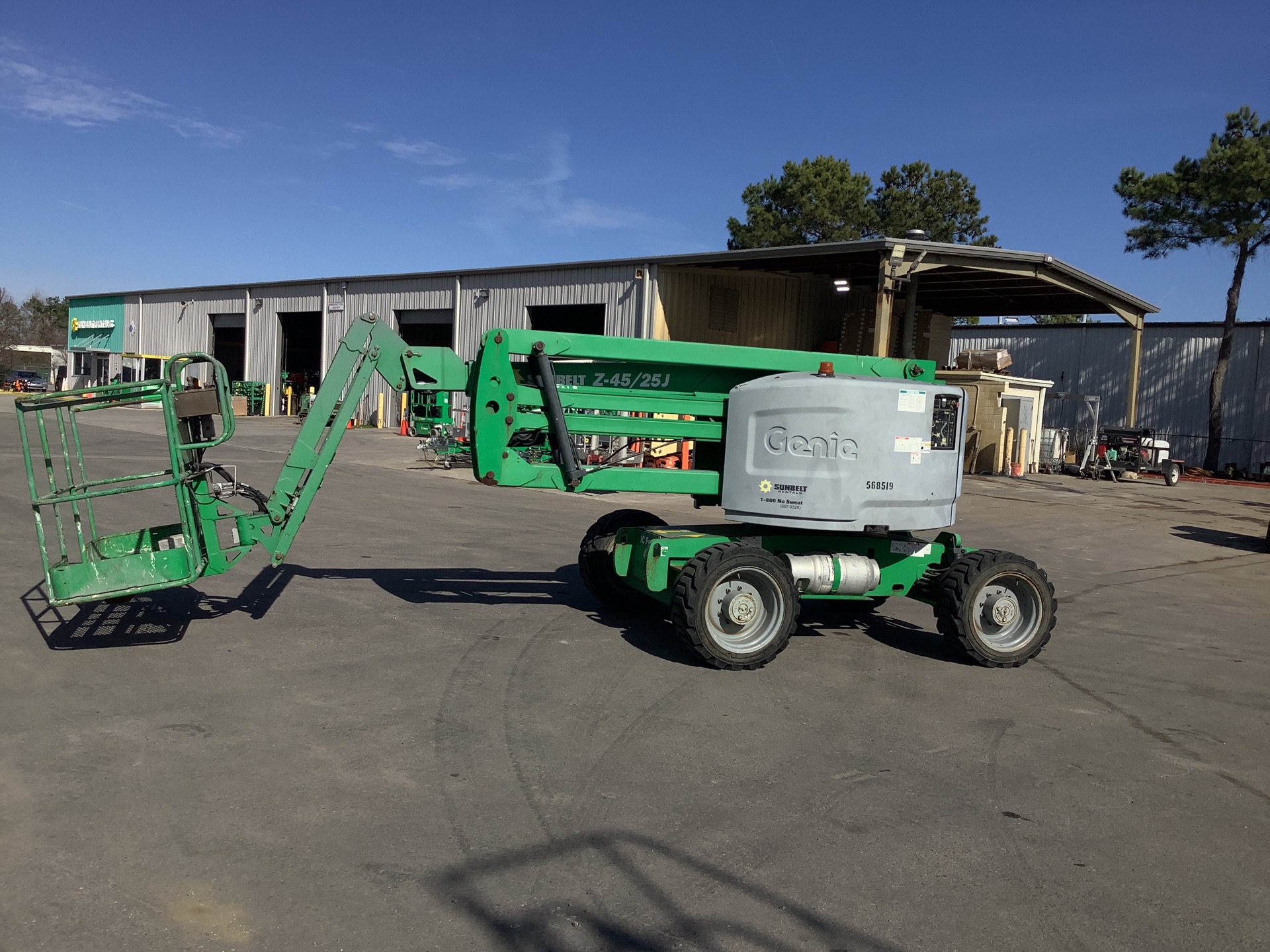 2013 Genie Z45/25J 4WD Dual Fuel Articulating Boom Lift