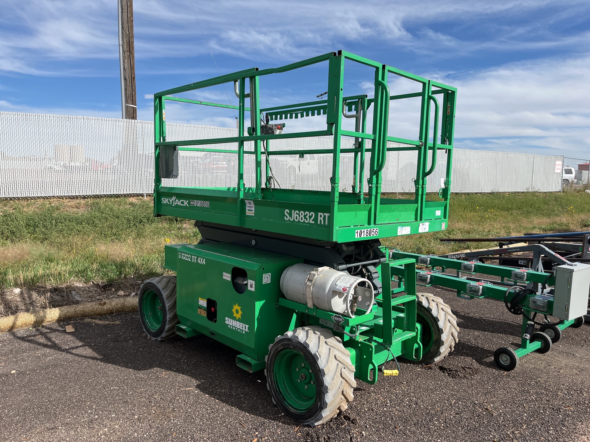 2017 Skyjack SJ6832RT Dual Fuel 4x4 Scissor Lift