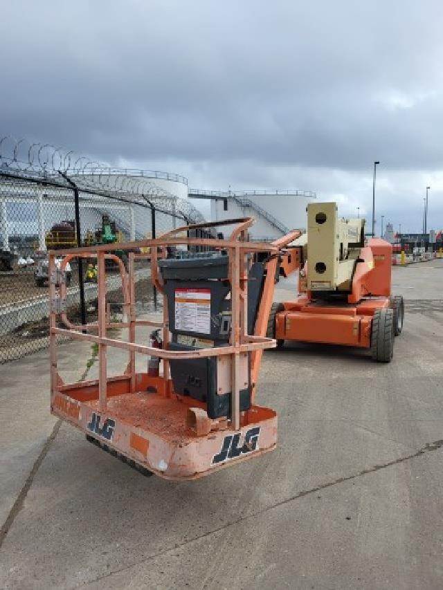 2013 JLG 340AJ Articulating Boom Lift